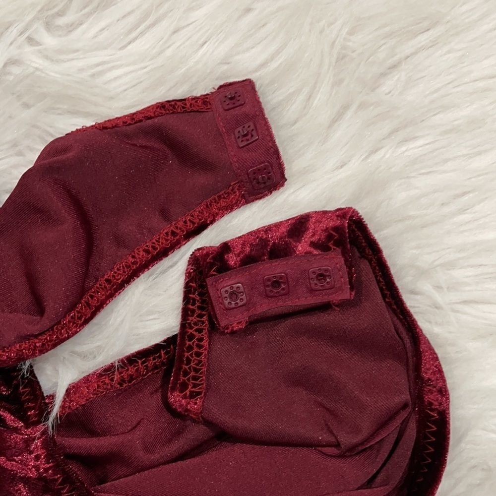 STARING At Stars Crushed Velvet Cutout Bodysuit M - Picture 13 of 15